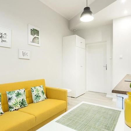 Ferienwohnung Przytulna Kawalerka Z Balkonem 10Min Pieszo Od Dworca/Galerii Kattowitz Exterior foto